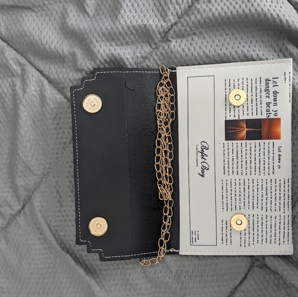 Newspaper clutch - Picture 3 of 4